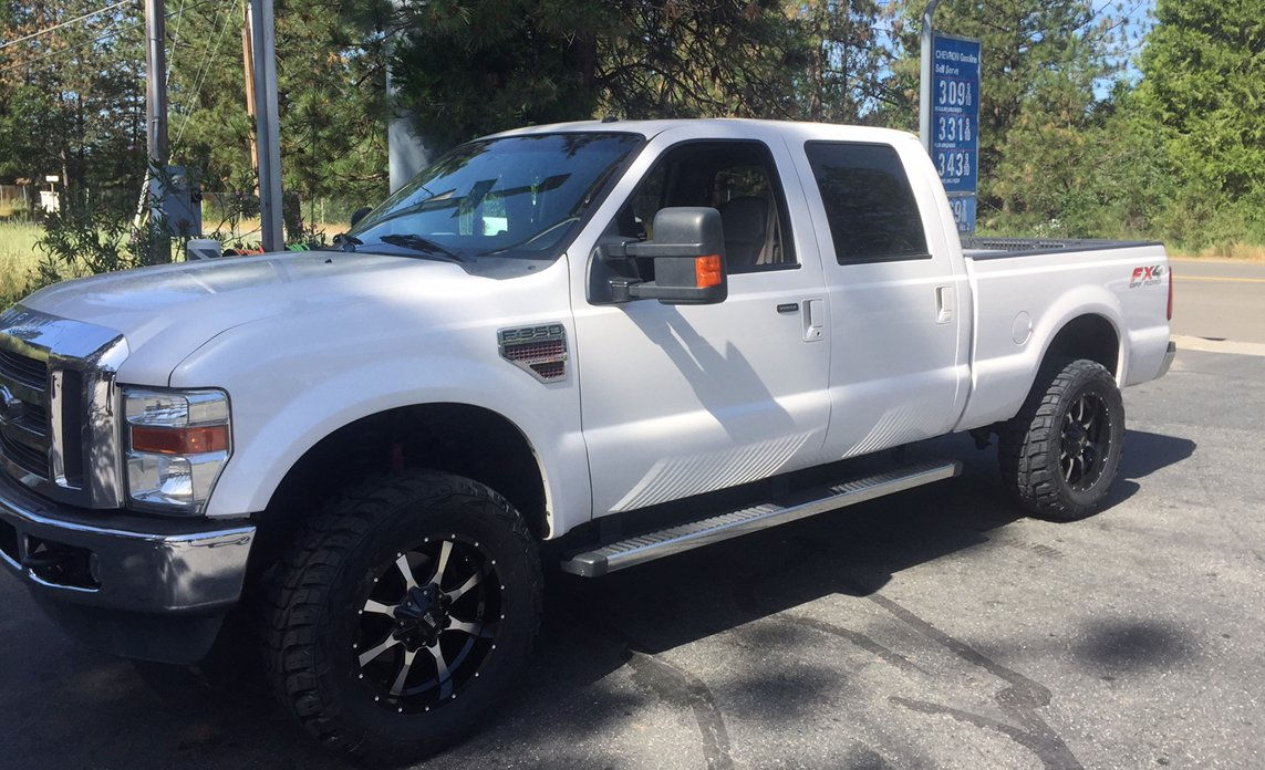 2010 F350 with MO970 Wheels
