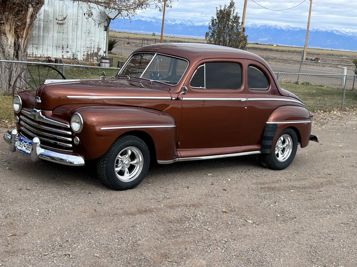 1948 Deluxe with Torq Thrust II Wheels