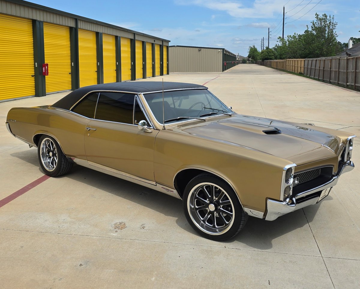 1967 GTO with 18x8 Rambler Wheels and Toyo Tires