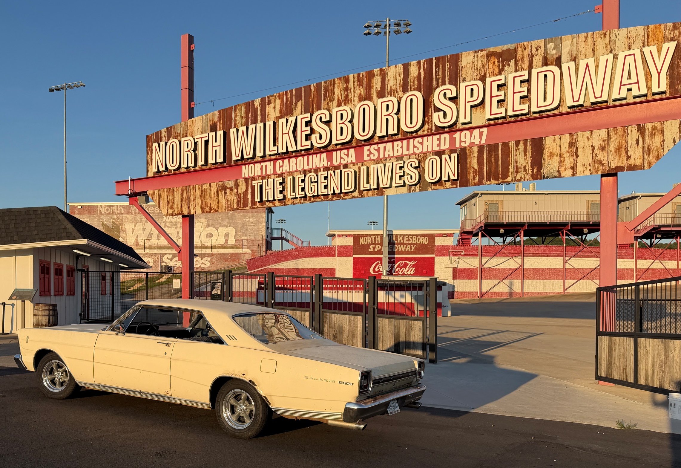1966 Galaxie 500 with 15x7 Classic Torq Thrust Package
