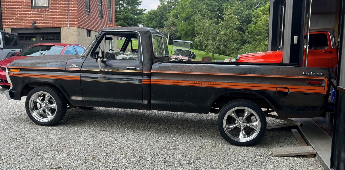 1979 F150 with 20x8 and 20x10 Torq Thrust Package