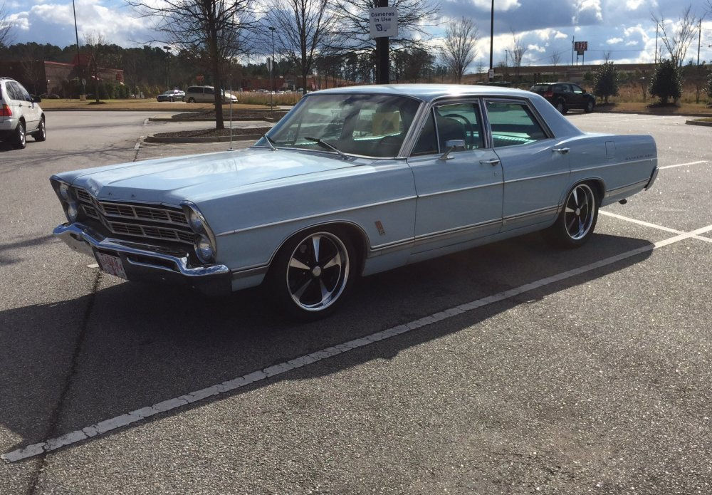 1967 Ford Galaxie with Bandits